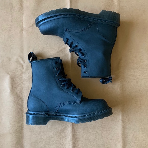 dr martens 1460 ajax black